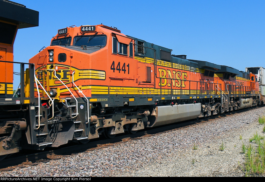 BNSF 4441